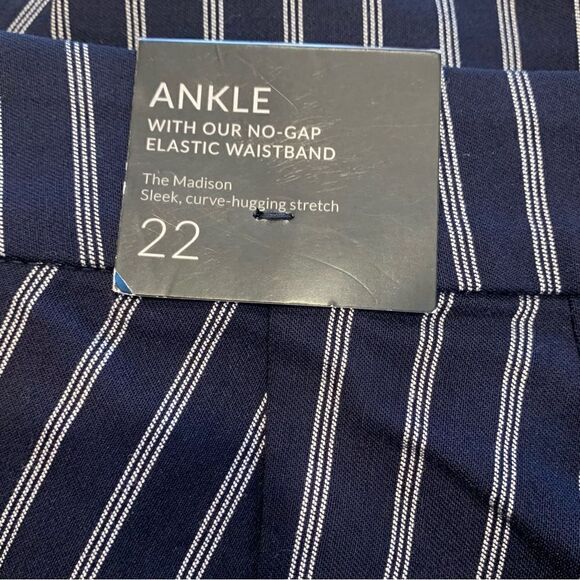 Lane Bryant The Madison Navy and White Stripe Ankle Pants Size 22 - Picture 9 of 11
